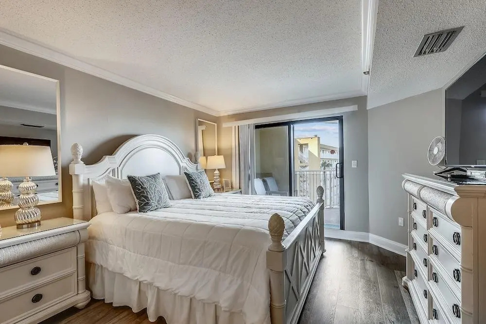Inlet Reef 517 2 Bedrooms 2 Bathrooms Condo