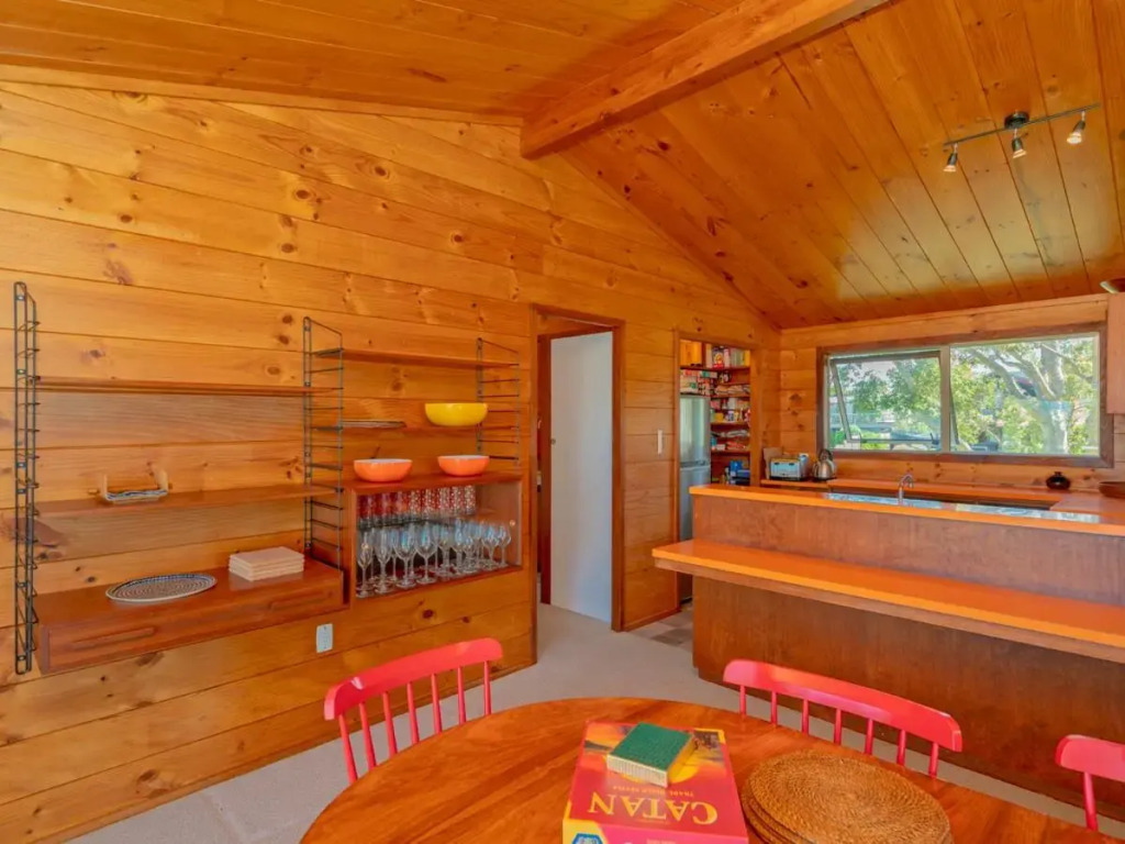 Beachfront Views - Hahei Holiday Home