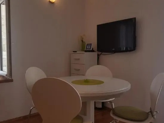Apartments Karlo