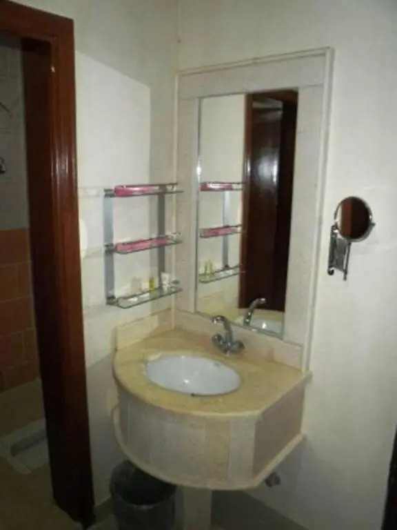 Al Farhan Hotel Suites (Al Salam)