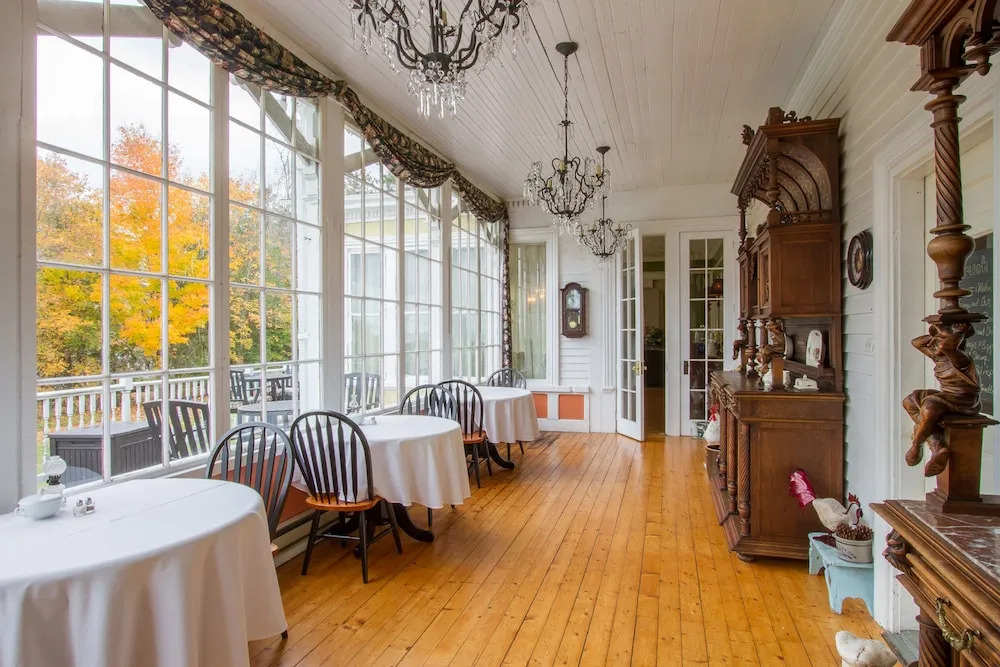 Captain Nickels Inn