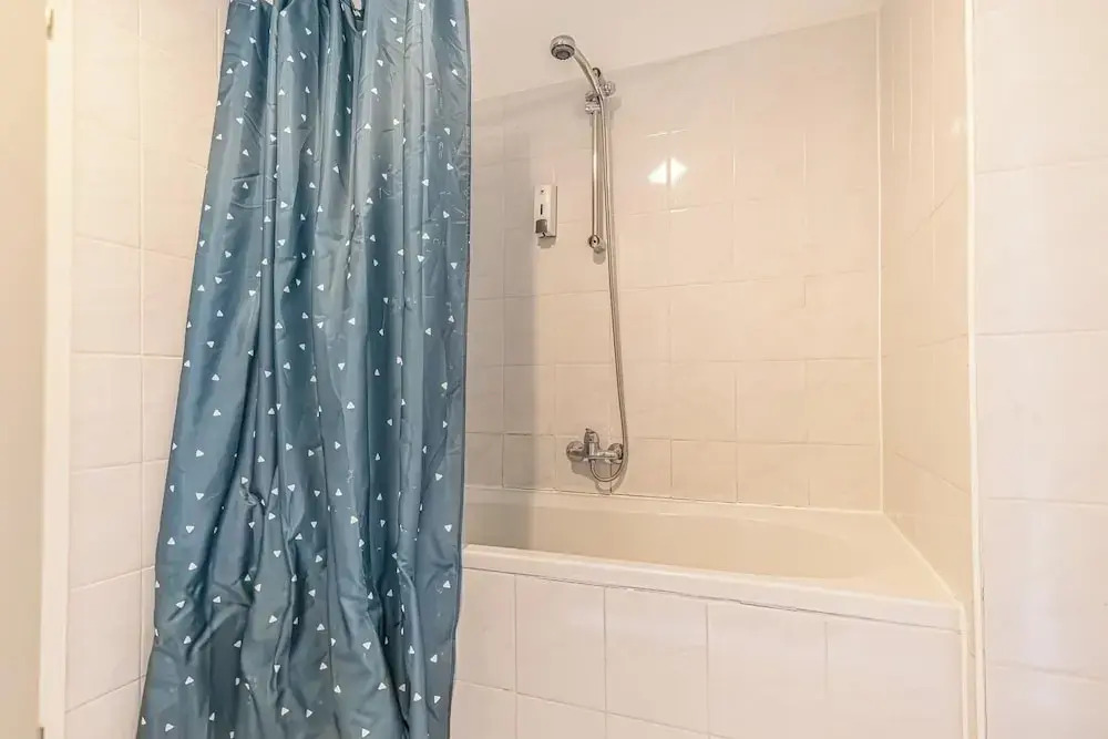 Long Stay 3BR Apartment Near Center