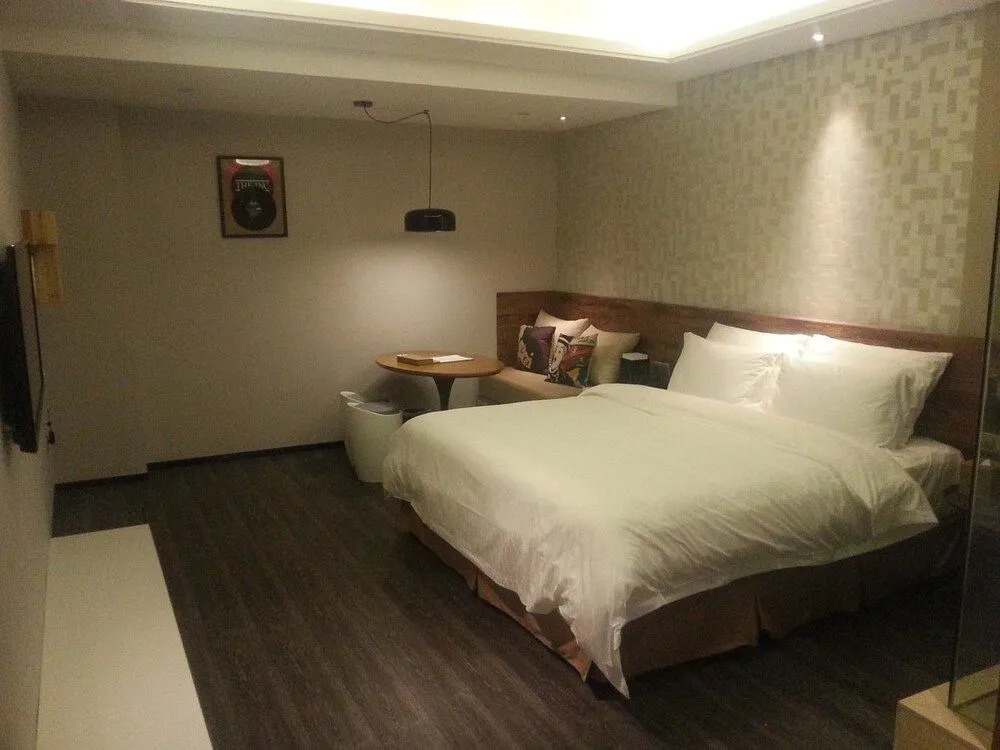 F-hotel