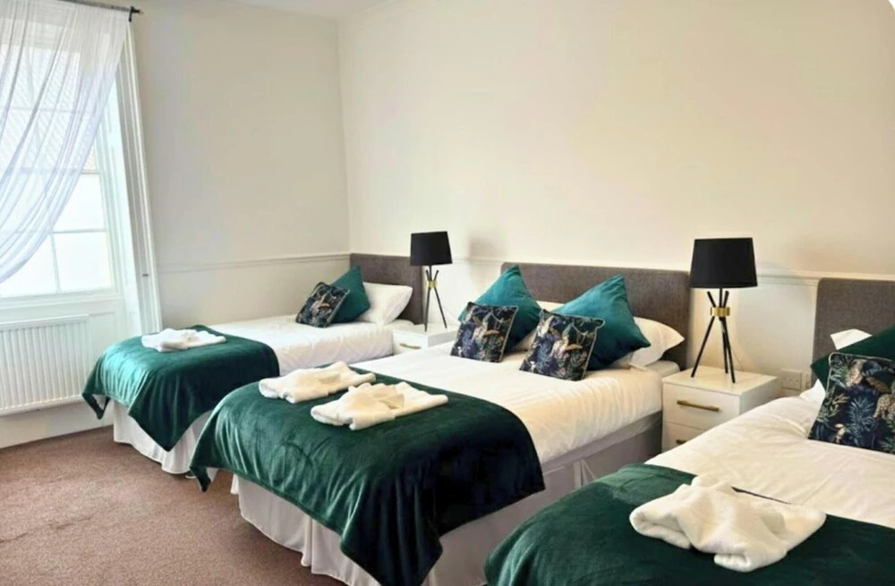 10br - Manor Park Country House Wales
