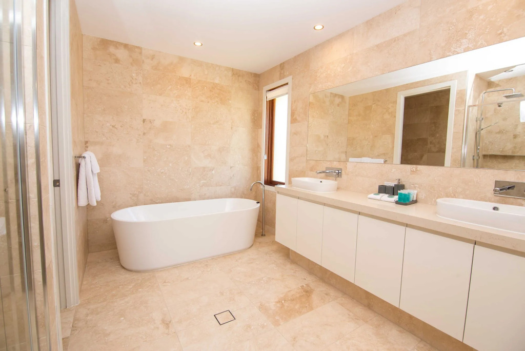 Noosa Springs Golf & Spa Resort