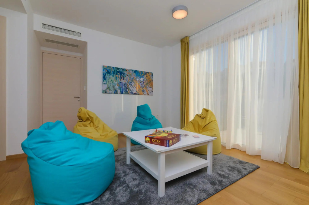 Bondi in Supetar with 4 bedrooms and 4 bathrooms