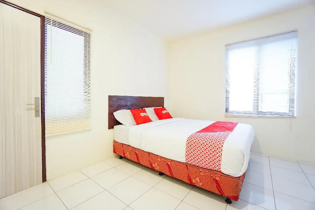 Super OYO 1838 COZY Home