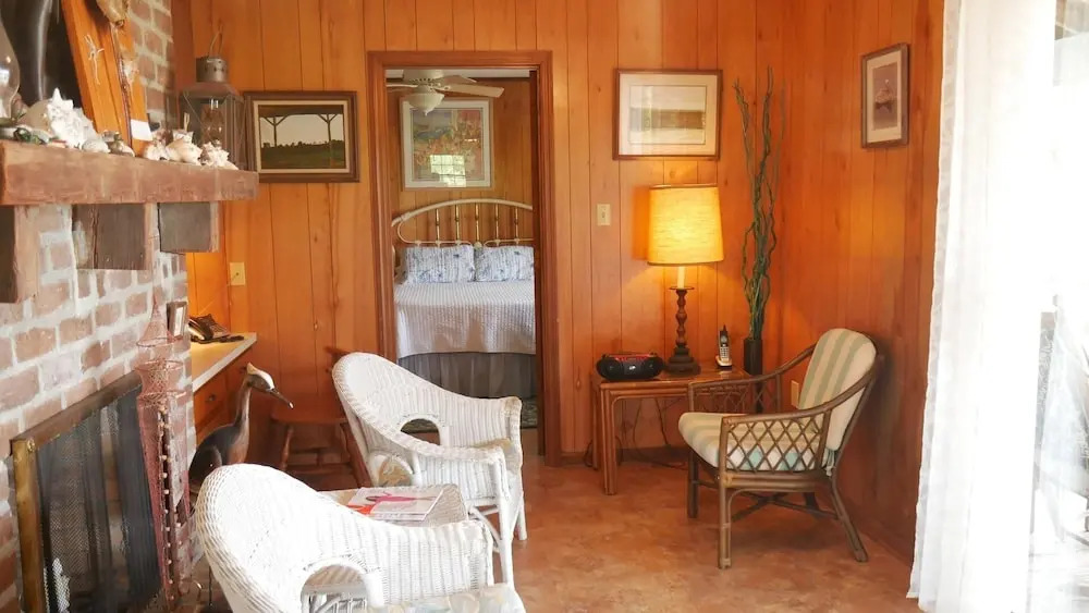 Cedar Creek - 3 Br Home