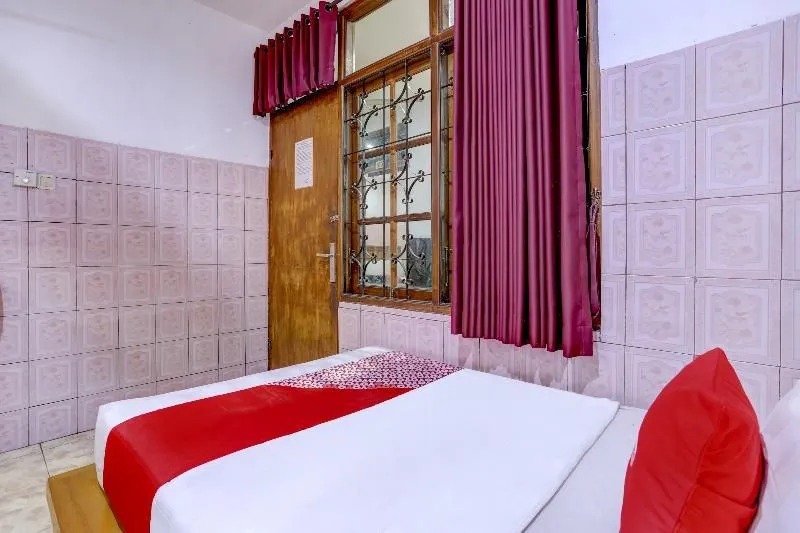 OYO 90201 Hotel Bina Artha