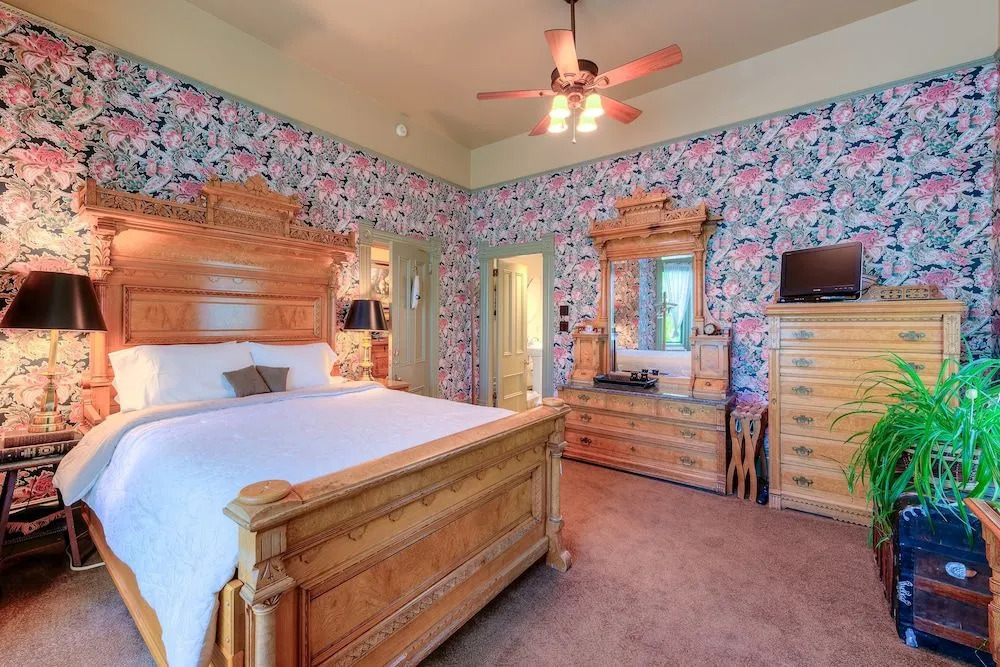 Sanders - Helena's Bed and Breakfast