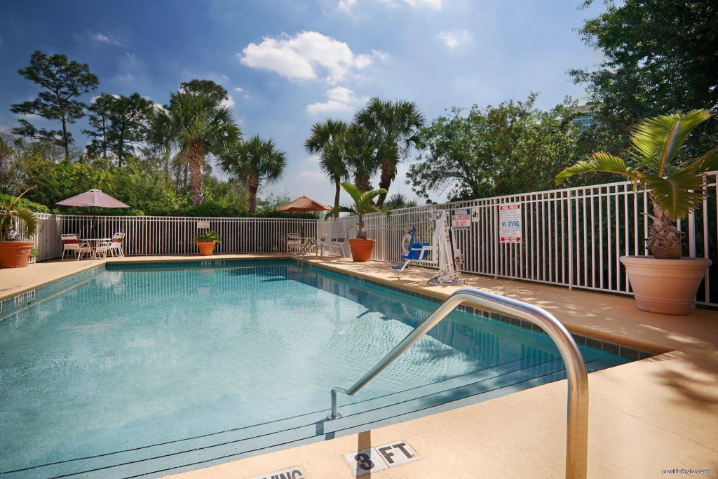 Best Western PLUS Universal Inn