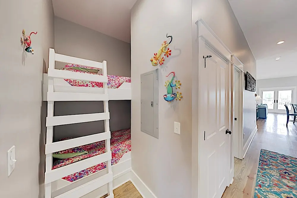 New Listing! Ellie Fish Gulf Gem W/ Balconies 4 Bedroom Home