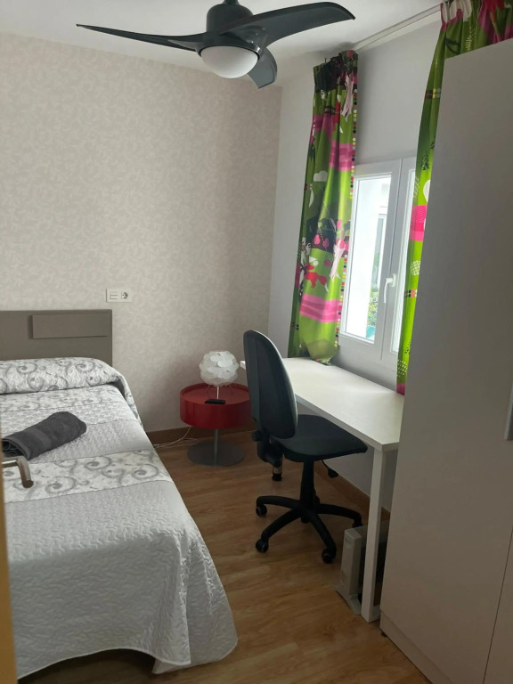 Bonito apartamento en Granada (zona palacio congresos y metro)