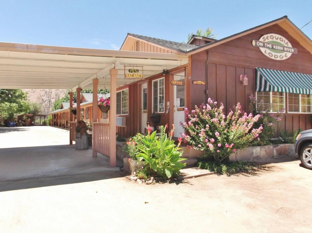 Sequoia Lodge