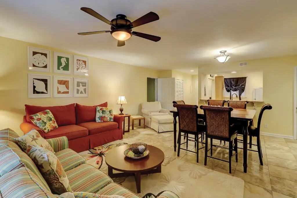 105 Beckenham 2 BR Port Royal Beach