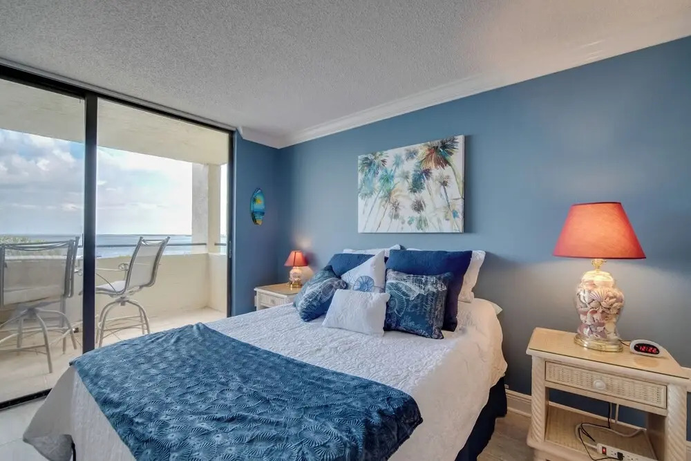 Remarkable Hudson Condo w/ Coastal Views!