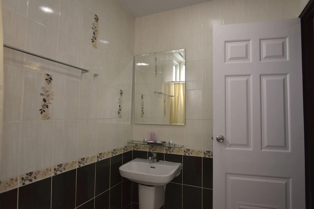 Gold Airport Suites