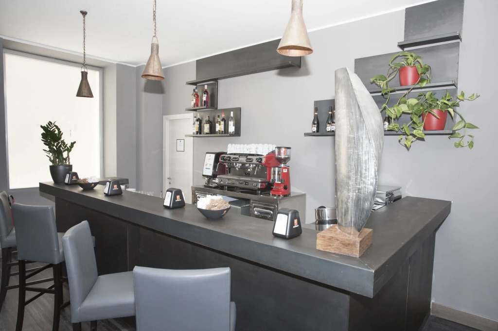 9V9 Hotel