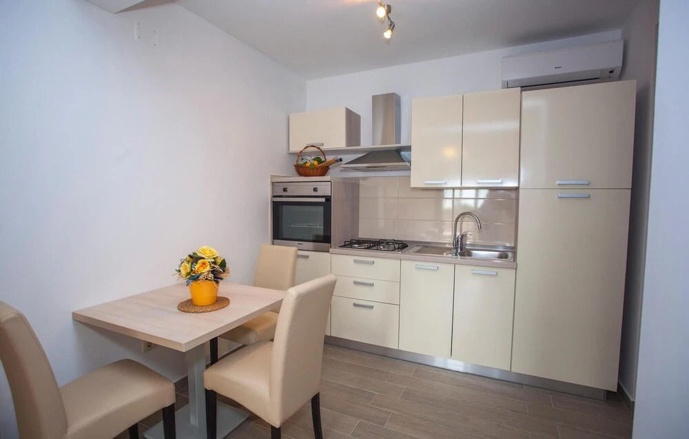 Nice Apartment in Drvenik With 1 Bedrooms and Wifi