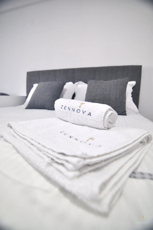 Zennova #28 Sirene Luxury Studio