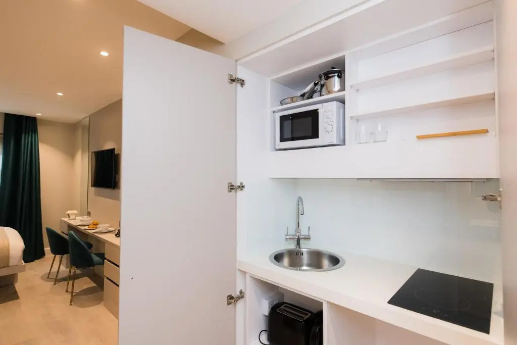 198 Suites