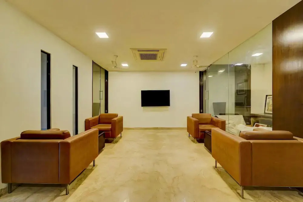 RG SUITES - Royapettah, Near Apollo Hospital & Marina Beach