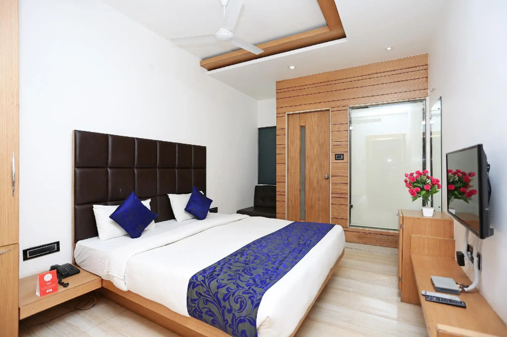 OYO 8561 Hotel Sun Park