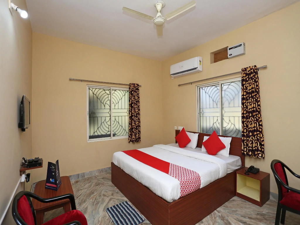 OYO 12756 Elite Stay