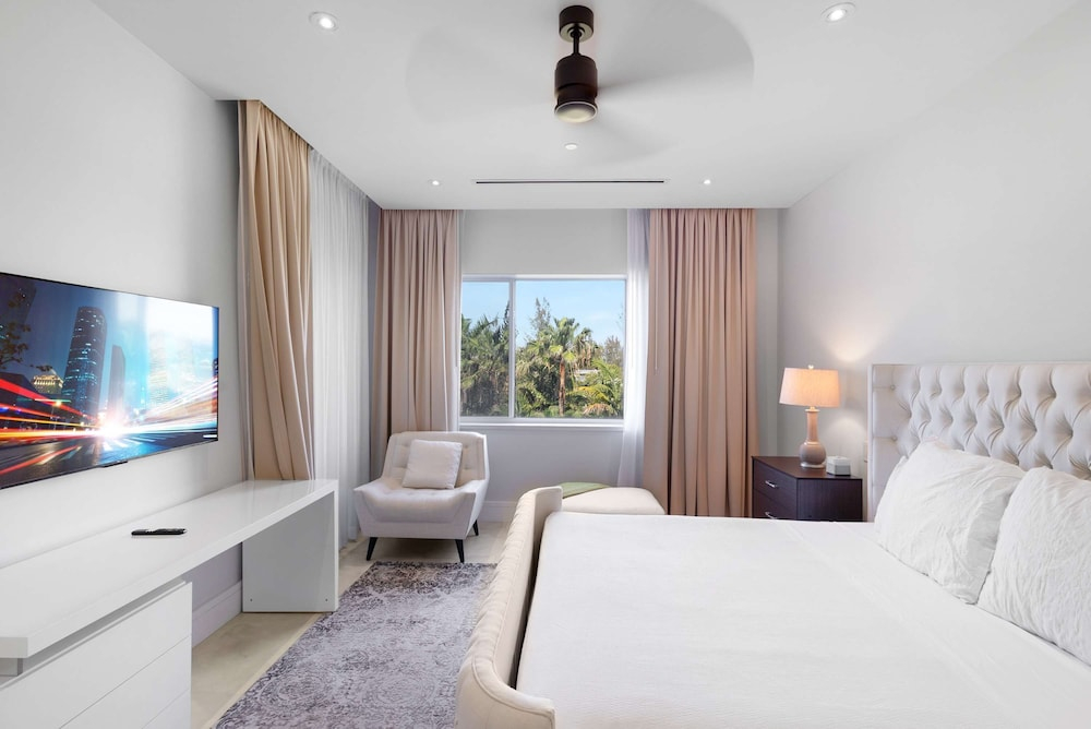 ONE Cable Beach 207 in Nassau