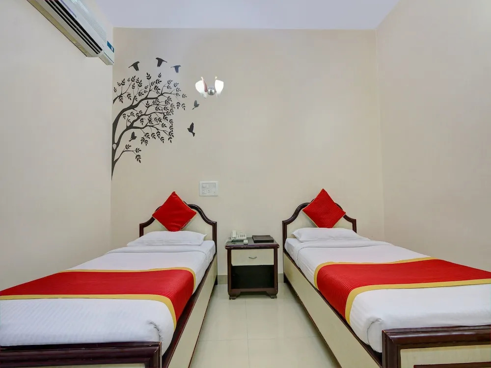 OYO 11390 Vaibhav Residency