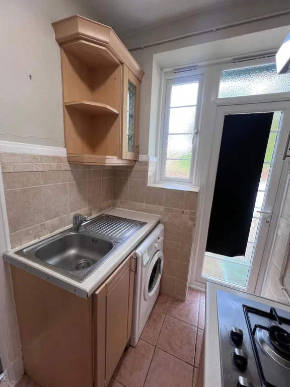 Cozy Studio Flat in South Croydon - Ideal for Short or Long Stays