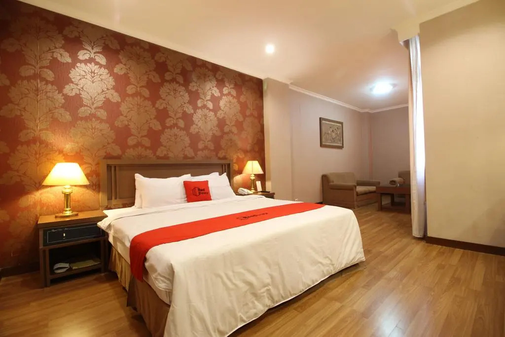 RedDoorz Premium @ Slamet Riyadi 2