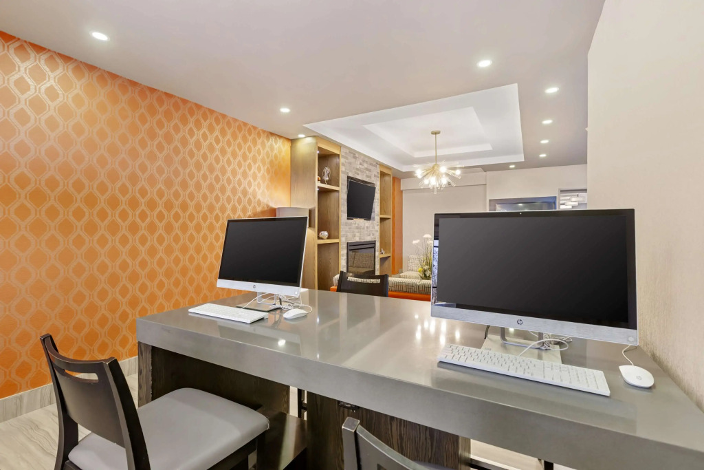 Best Western Plus Executive Inn
