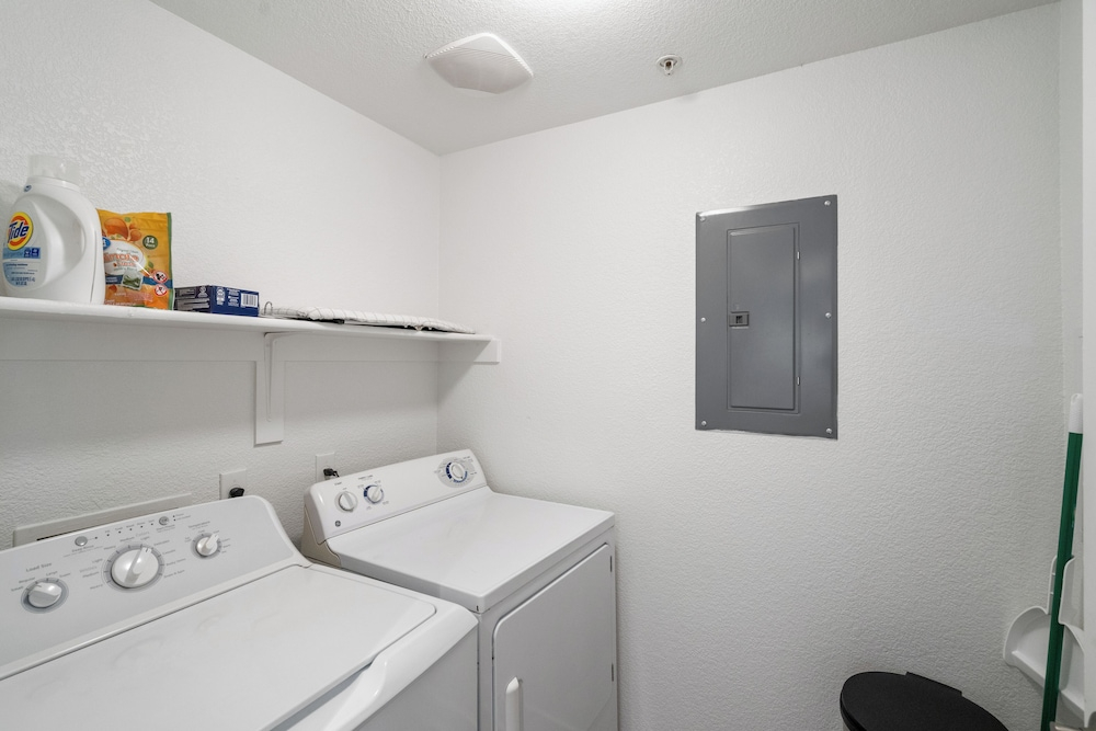Upscale Stay w Heated Pool 8mins to ASU