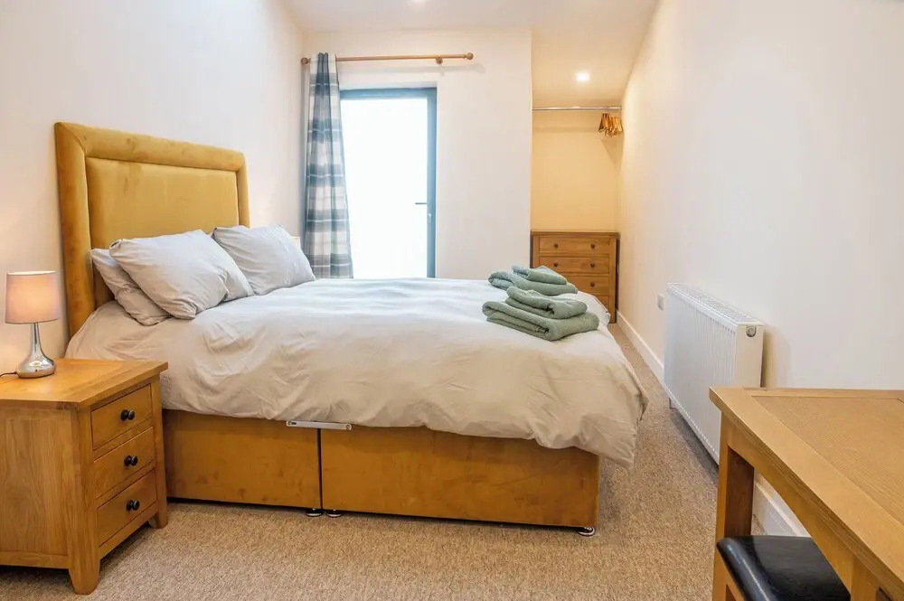 Bears Court Barn 5