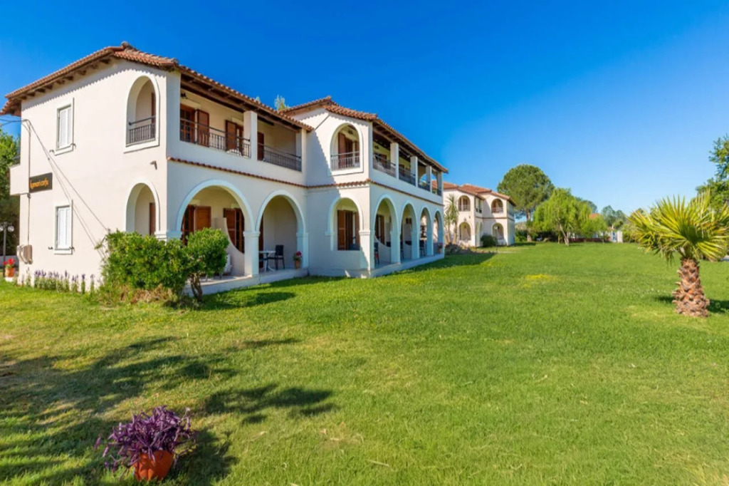 Kamari Apartments