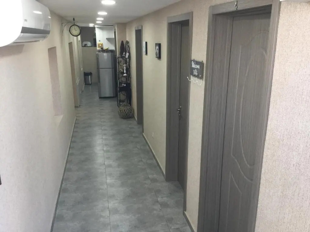 Apartment White Orchid