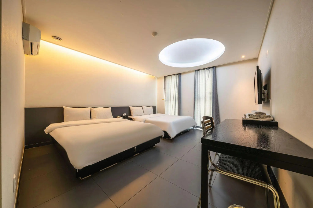 Ruby Tourist Hotel Wolmido
