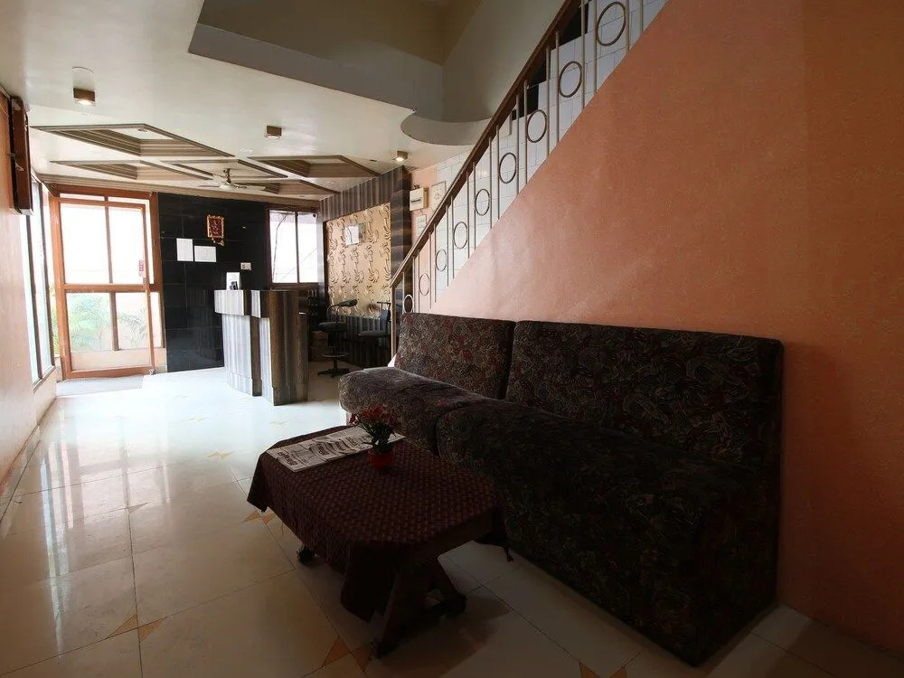 OYO 24838 Hotel Neelam