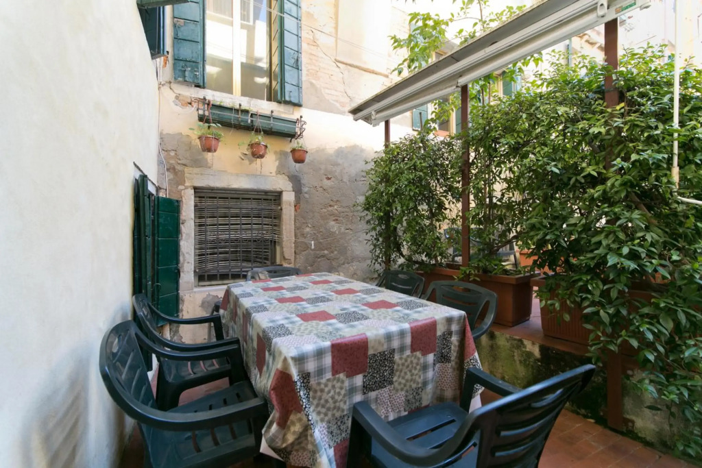 Ground floor Santa Margherita Apt ac wi-fi