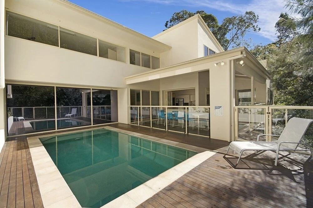 Prestigious House in Little Cove