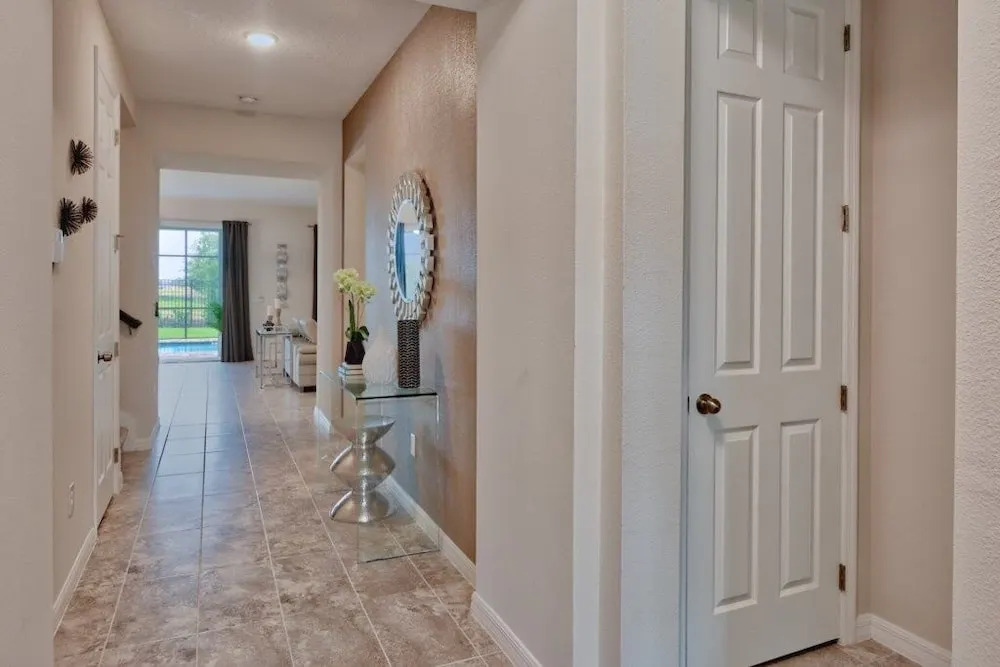H2u - Penelope Pitstop - So9047 5 Bedroom Home
