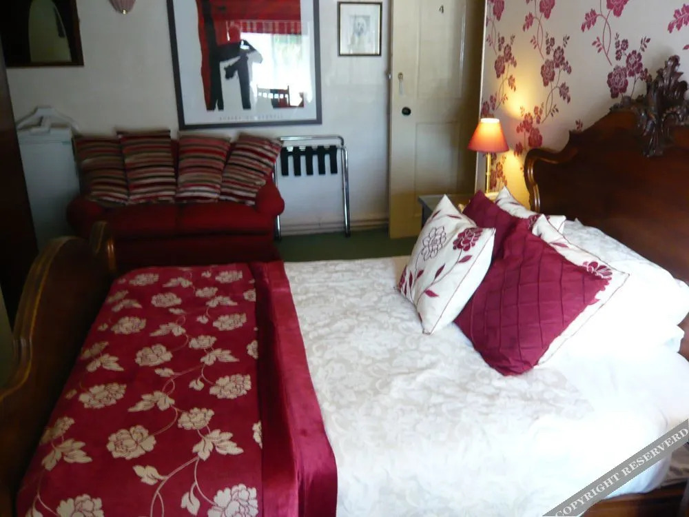 Meryan House Hotel