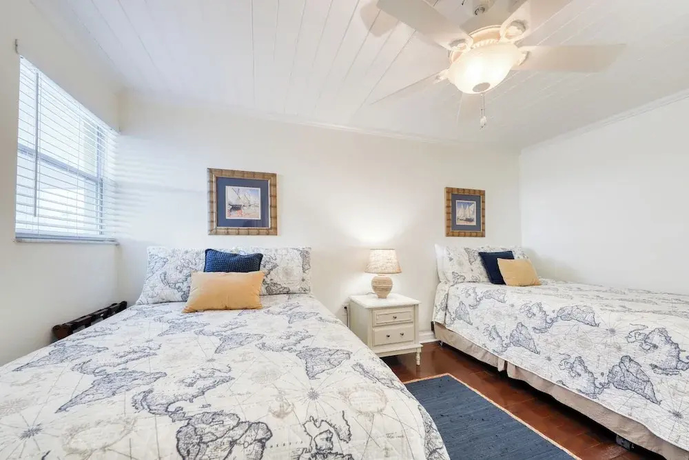 Ocean View Condo w/ Direct Beach Access & Shared Swimming Pool/tennis