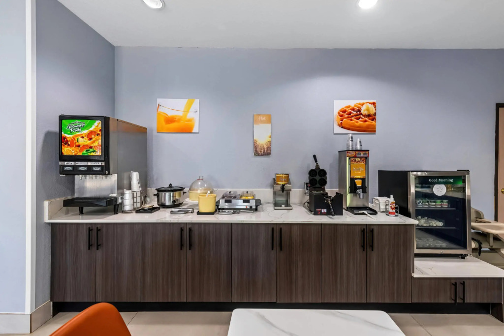 Quality Inn & Suites Manhattan