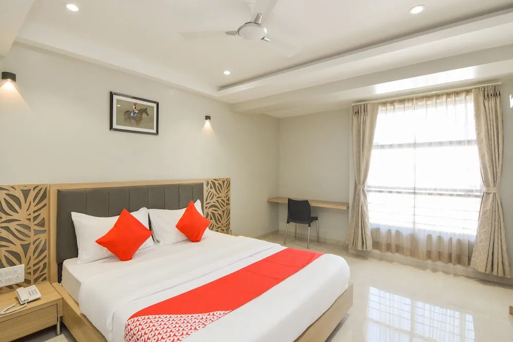 OYO Flagship 19307 Hotel Season Choice