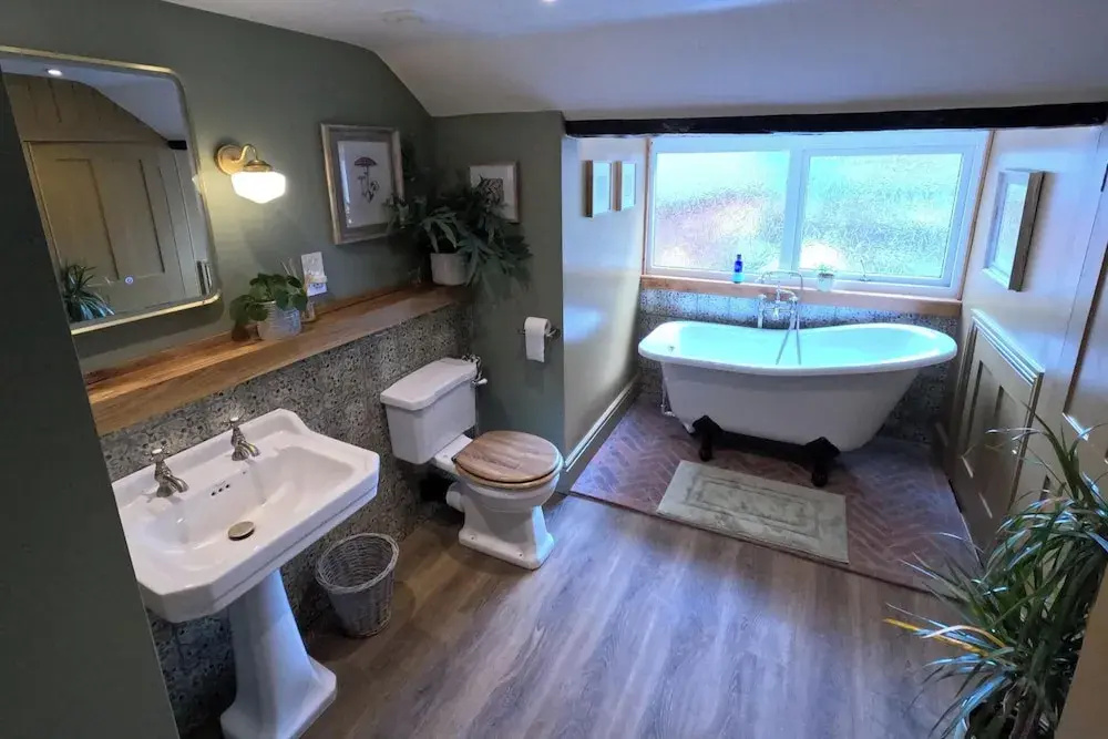 Royal Oak Retreat 2-bed - Sleeps 6 & Pet Friendly
