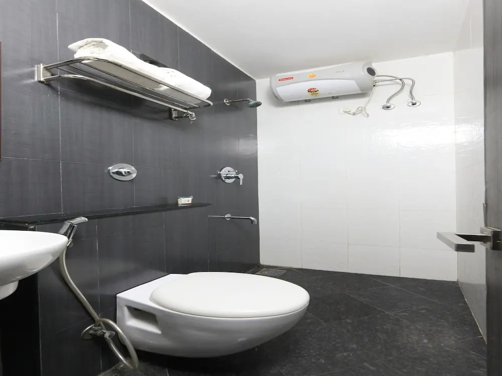 OYO 15714 Nachiappa Residency
