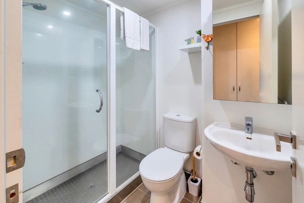 Chic 3 Bedroom City Central with Parking