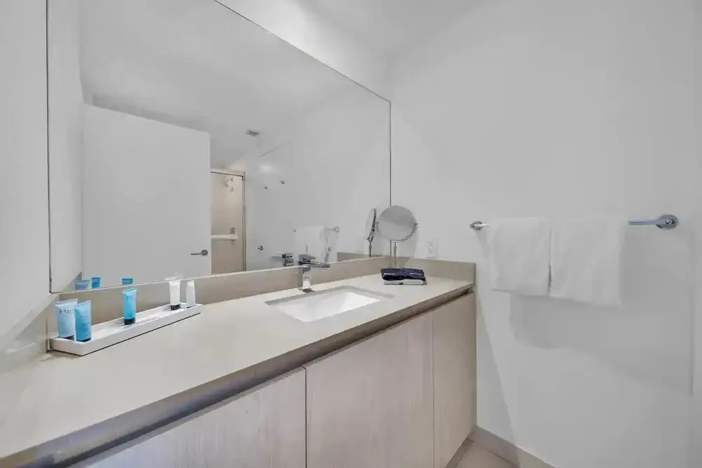 Beautiful Hyde Resort Luxe 2BR Private Beachfront